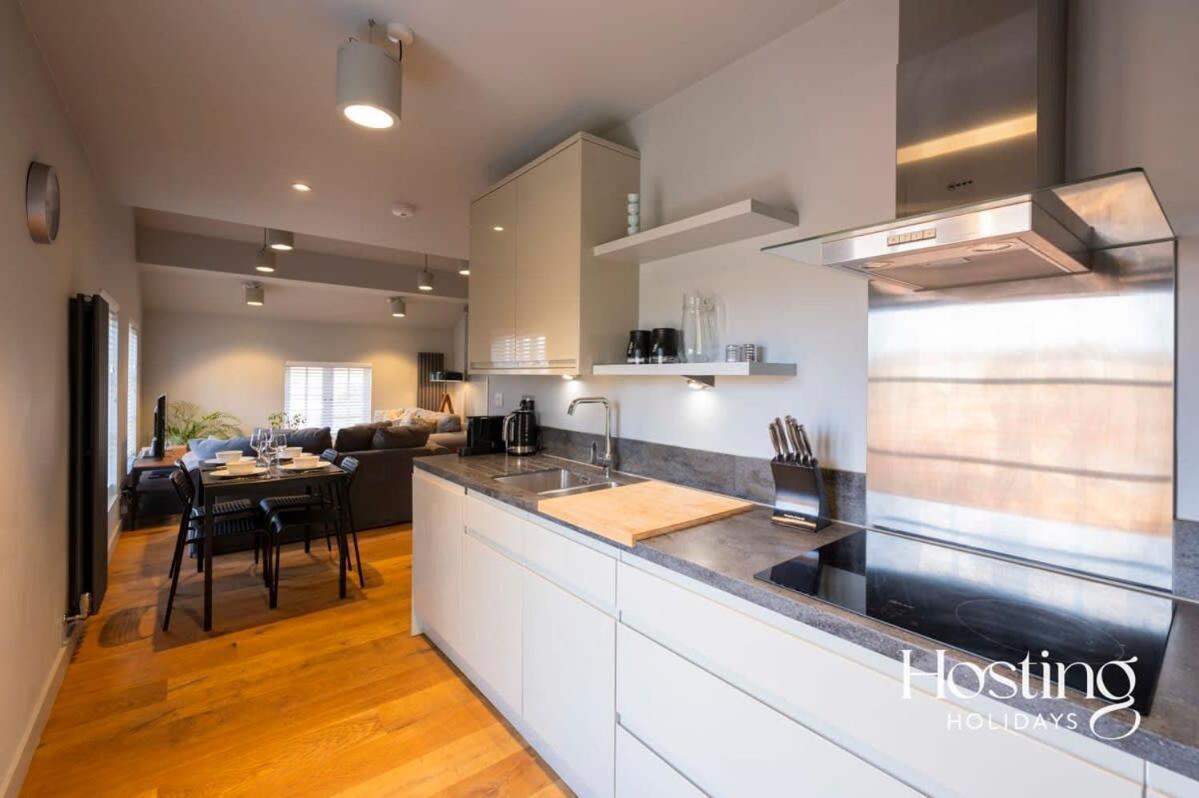 Stylish Luxury Apartment In The Centre Of Henley Ngoại thất bức ảnh